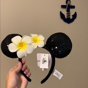 Aulani Resort Plumeria Minnie Ears NWT!